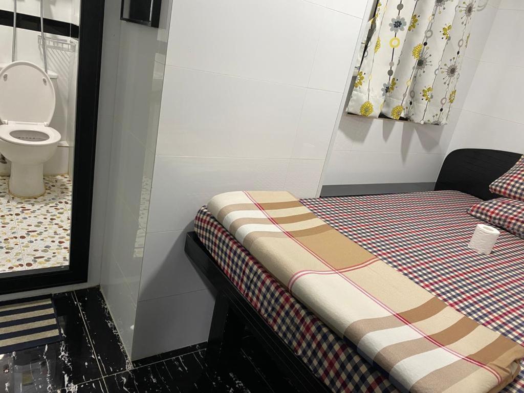 Day And Night Hostel Block D 10Th Floor Hongkong Buitenkant foto