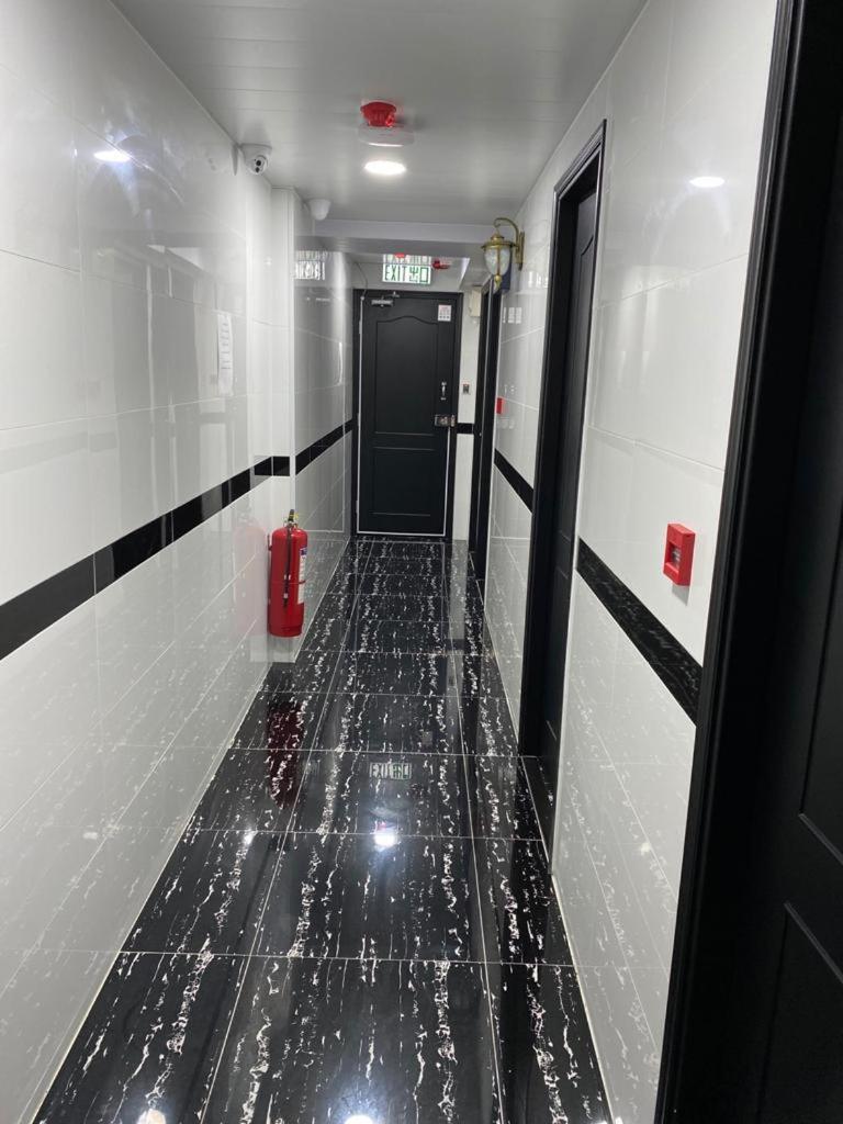 Day And Night Hostel Block D 10Th Floor Hongkong Buitenkant foto